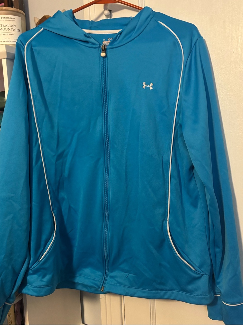 Under Armour Woman’s Blue Full-Zip all season Hoodie Jacket